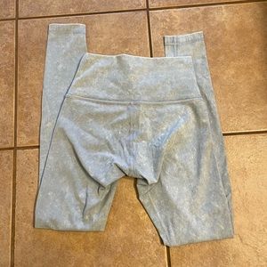 Lululemon Wunder Under Luxtreme - Limited Edition Size 6